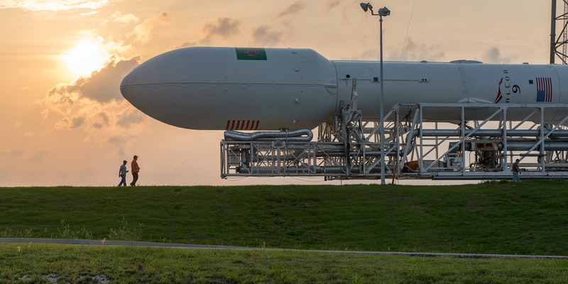 SpaceX вывели на орбиту еще 53 спутника Starlink